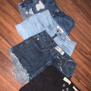 •4 PAIR 1 PRICE •Denim shorts!